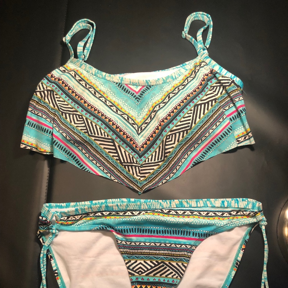 Kenneth Cole Reaction Bikini Top L/Bottoms M